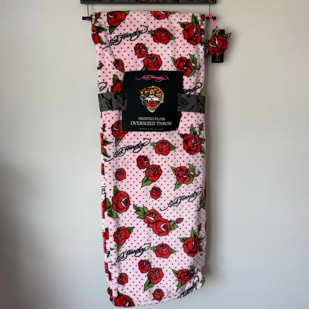 New Ed Hardy Pink Throw Blanket 60x70 Roses Red Gothic Heart Y2K Dots Black Cute